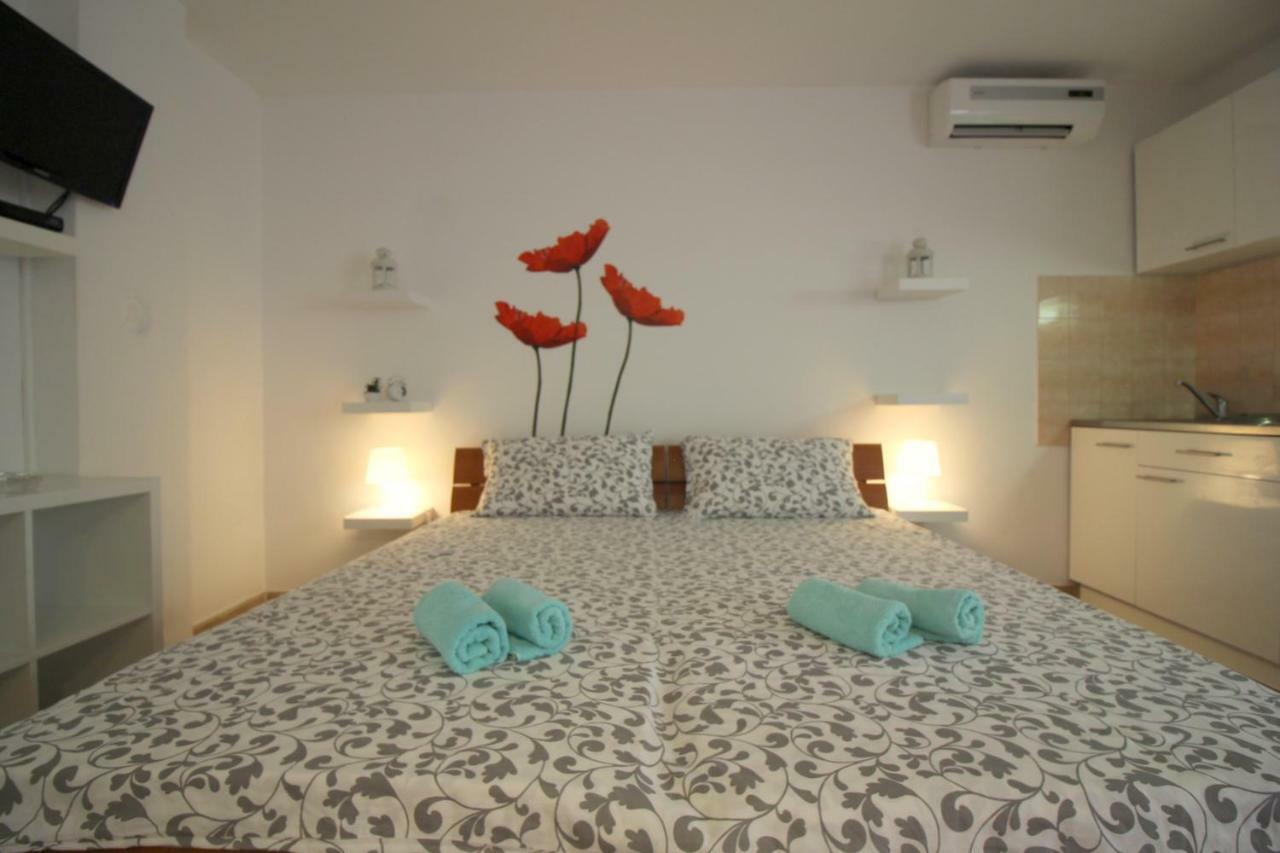 Apartments Sabina ポレッチ エクステリア 写真