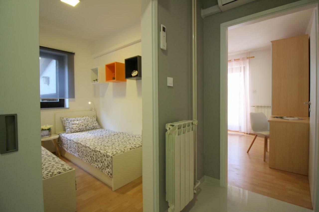 Apartments Sabina ポレッチ エクステリア 写真